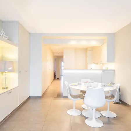 On Belgian Coast With Sea Views * Oostduinkerke